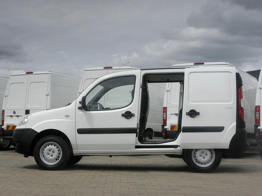  Fiat Doblo Cargo 2005 года  (ZA) (фото 7 из 7)